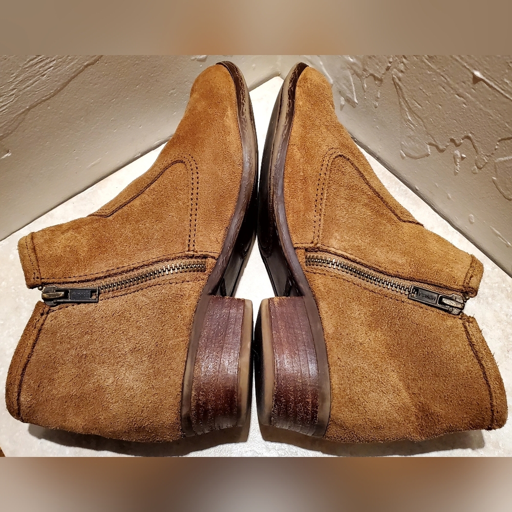 Women's Size 8 Minnetonka 1523 Brown Suede Fringed Side Zip Heeled Ankle Boots - Picture 3 of 11
